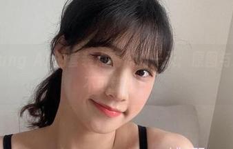 让Myung Ah的套装点亮你的一天：原图与精选，不可错过！